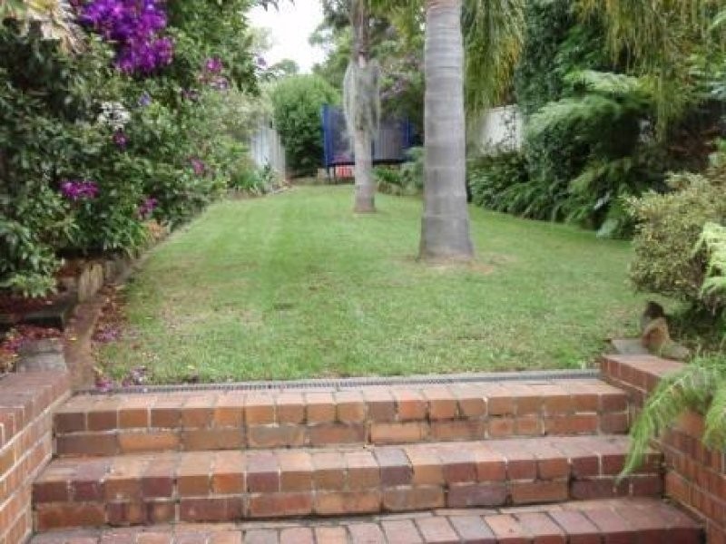 4 Gwyther Street, Bulli NSW 2516