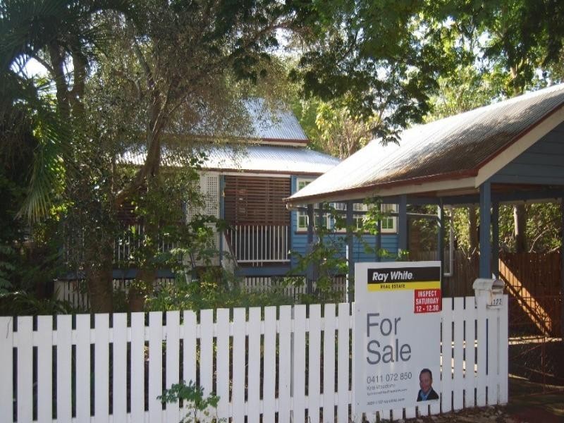 122 Kingsley Tce, Manly QLD 4179