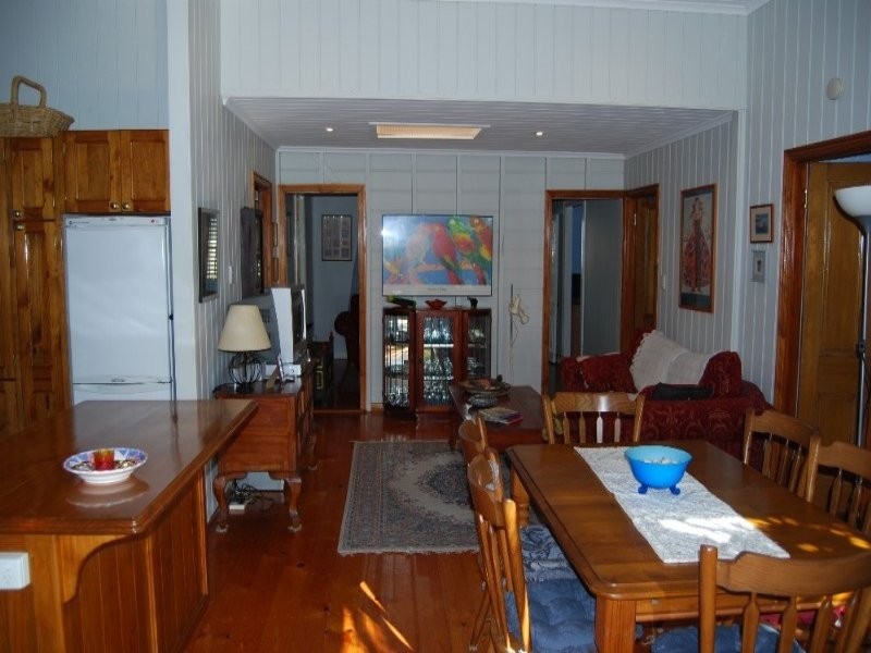 122 Kingsley Tce, Manly QLD 4179