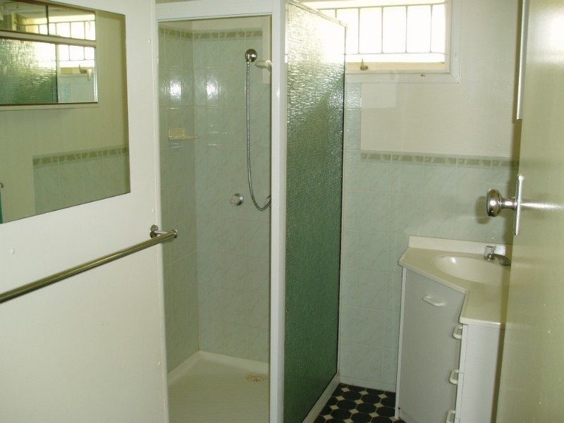 166 Randall Rd, Wynnum West QLD 4178