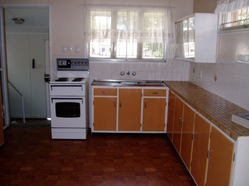 166 Randall Rd, Wynnum West QLD 4178