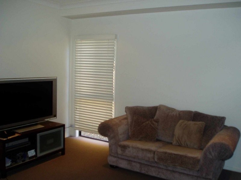 16 Montrose Parade, Wynnum West QLD 4178