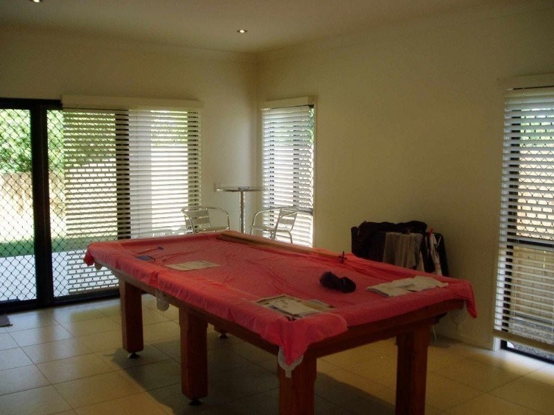 16 Montrose Parade, Wynnum West QLD 4178