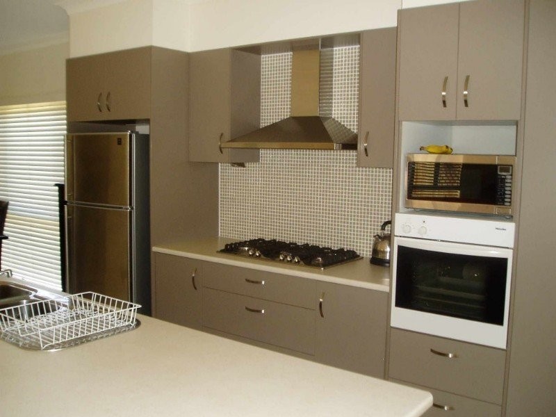 16 Montrose Parade, Wynnum West QLD 4178