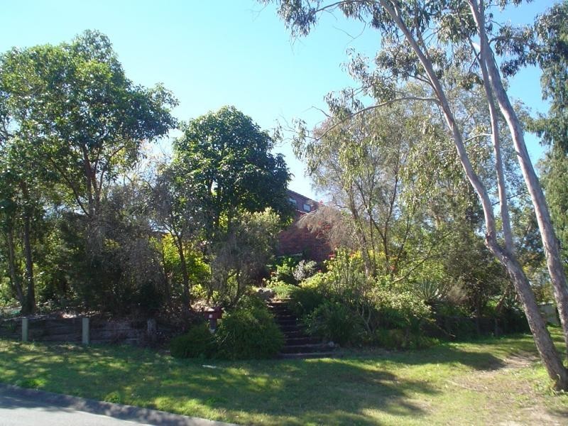 15 Mazzard Street, Bellbowrie QLD 4070