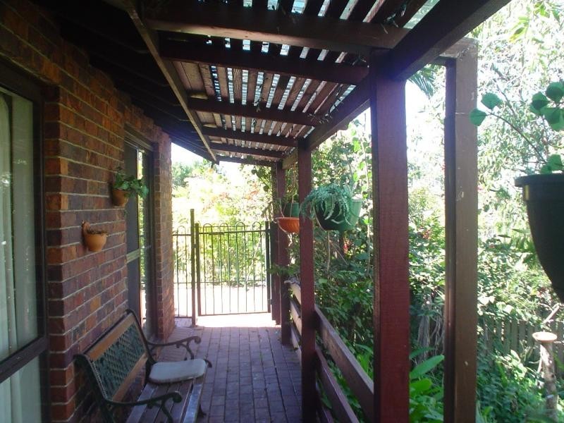 15 Mazzard Street, Bellbowrie QLD 4070