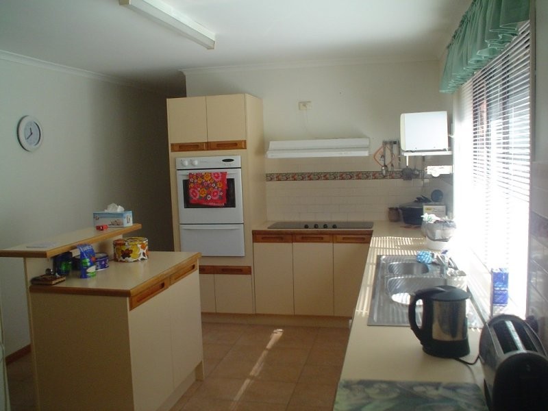 15 Mazzard Street, Bellbowrie QLD 4070