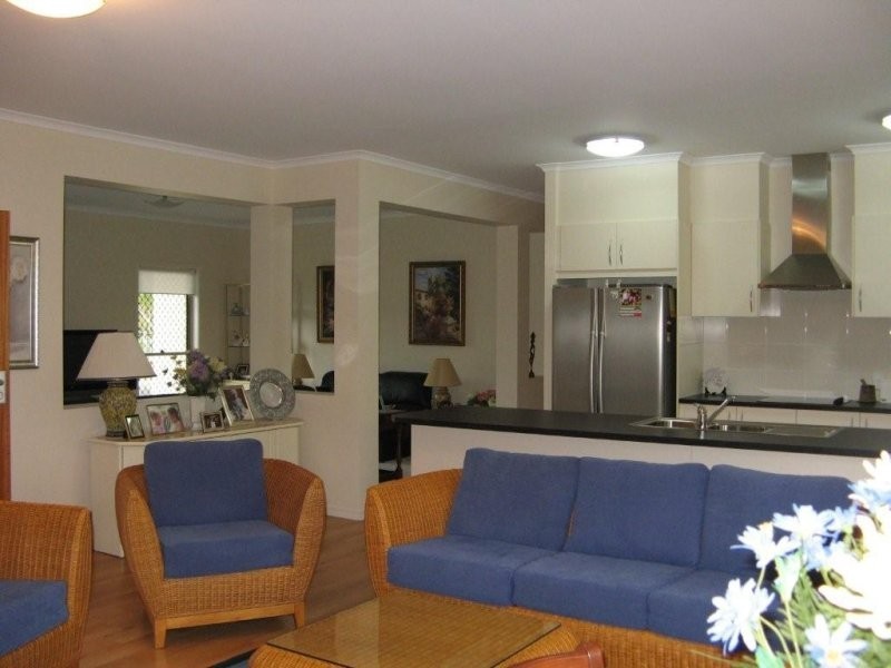 32 Church Road, Bellbowrie QLD 4070