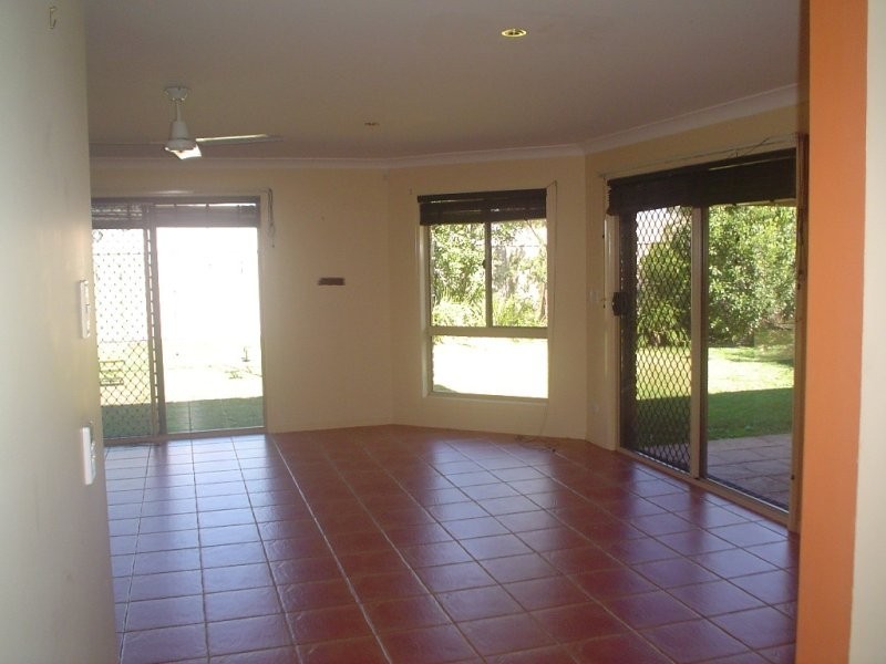 8 Brentwood Place, Moggill QLD 4070