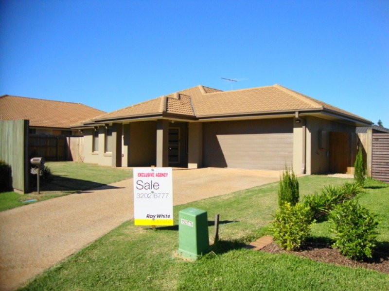 13 Hendos Place, Moggill QLD 4070