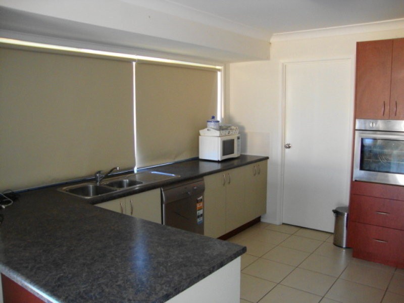 13 Hendos Place, Moggill QLD 4070