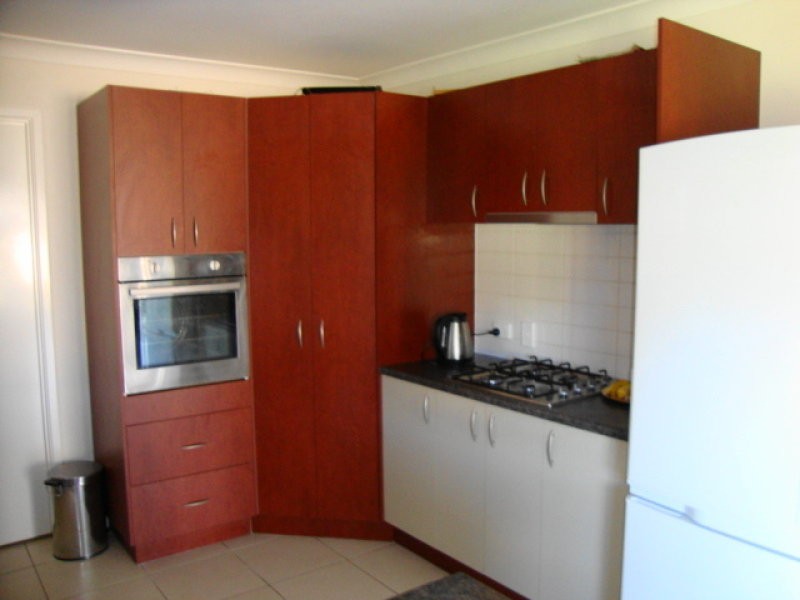 13 Hendos Place, Moggill QLD 4070