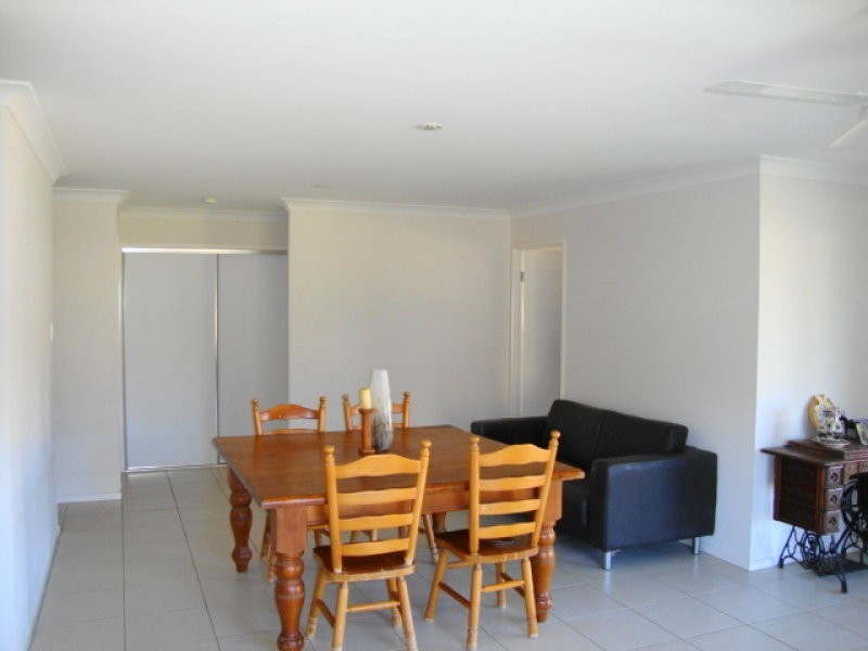 13 Hendos Place, Moggill QLD 4070