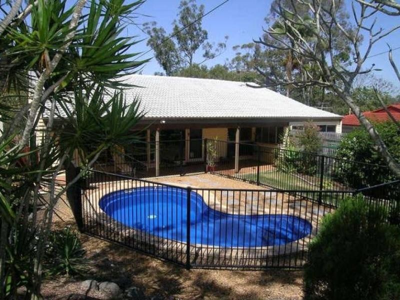 8 Balmore Street, Indooroopilly QLD 4068