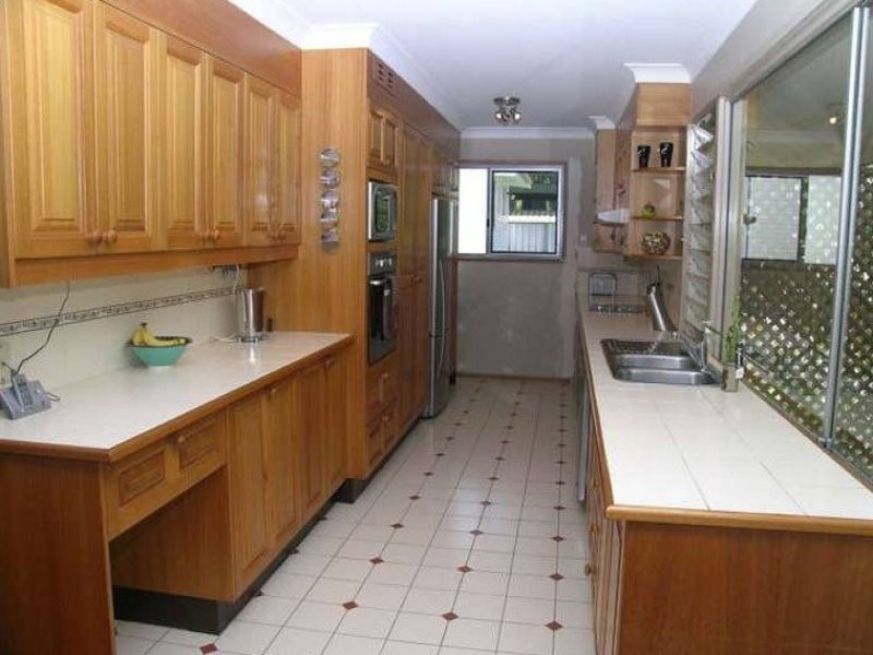 8 Balmore Street, Indooroopilly QLD 4068