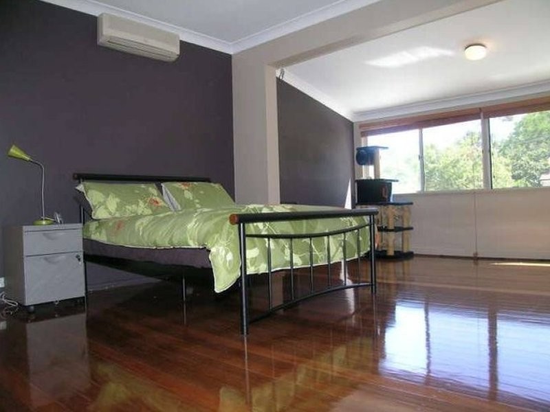 8 Balmore Street, Indooroopilly QLD 4068