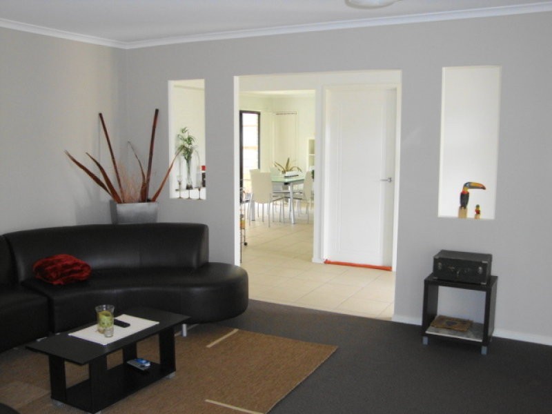 4 Zoe Place, Moggill QLD 4070
