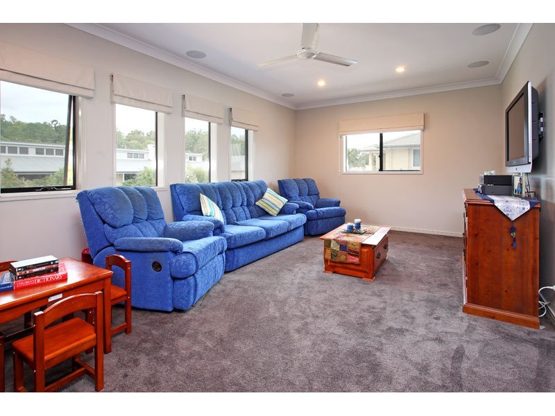 16 Frederick St, Moggill QLD 4070