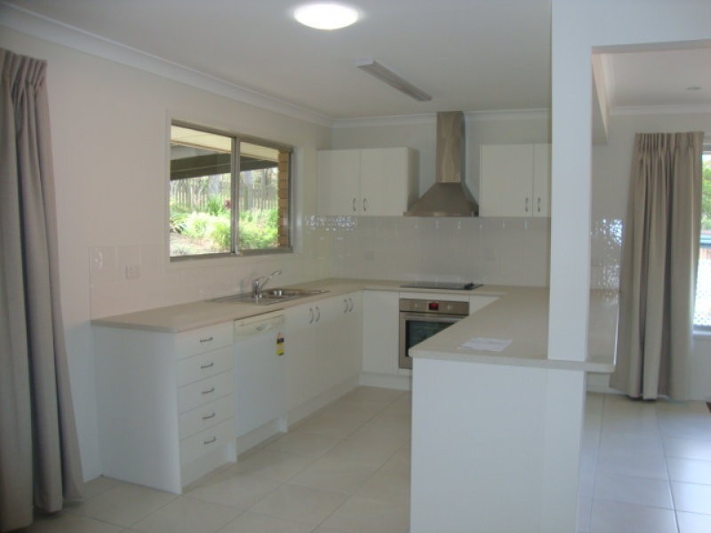16 Conebush Crescent, Bellbowrie QLD 4070