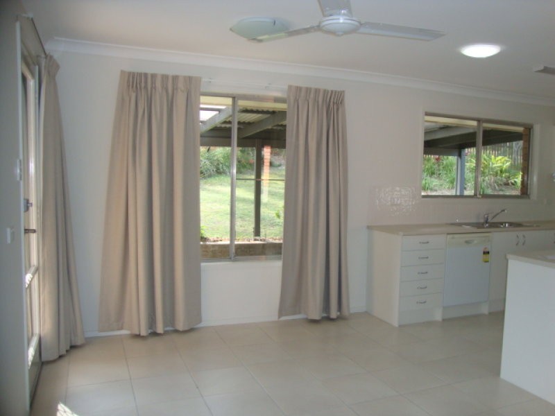 16 Conebush Crescent, Bellbowrie QLD 4070