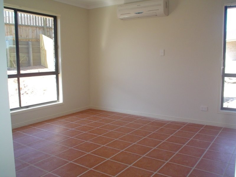 71 Lagoon Crescent, Bellbowrie QLD 4070