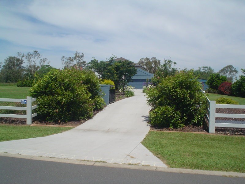 100 Landing Place, Moggill QLD 4070