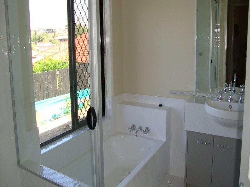 25 Westaway Crescent, Bellbowrie QLD 4070