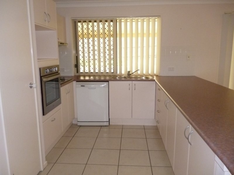 44 Lagoon Crescent, Bellbowrie QLD 4070