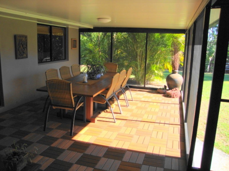 8 Haase Place, Bellbowrie QLD 4070