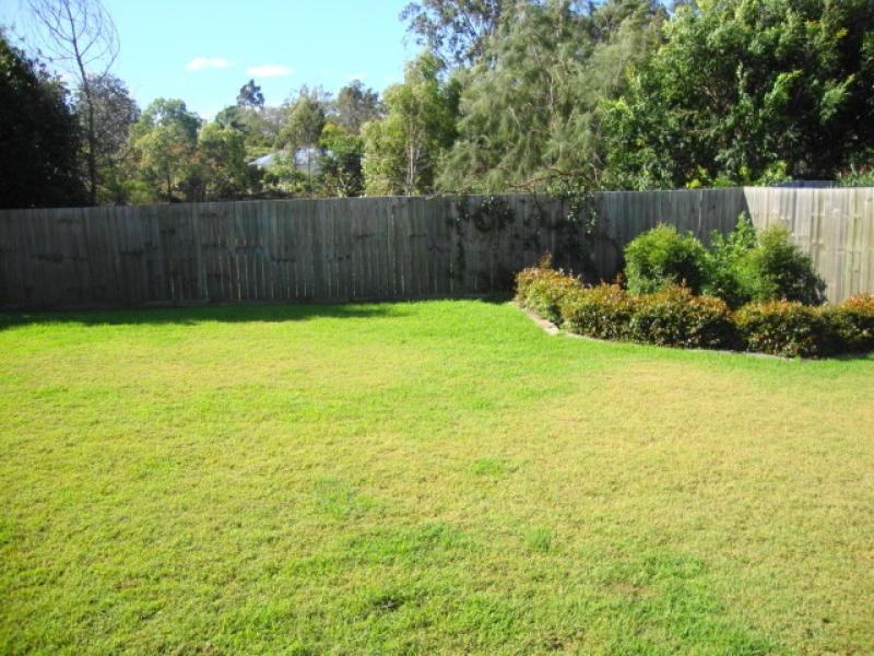 12 Salubris Place, Moggill QLD 4070