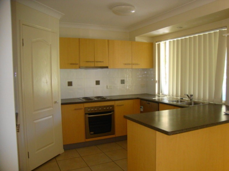 12 Salubris Place, Moggill QLD 4070