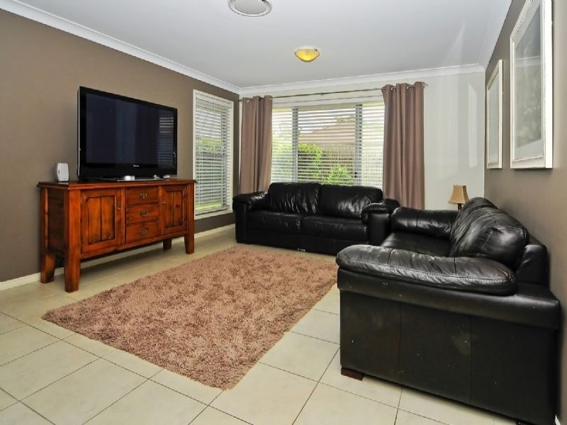 7 Stacey Close, Moggill QLD 4070