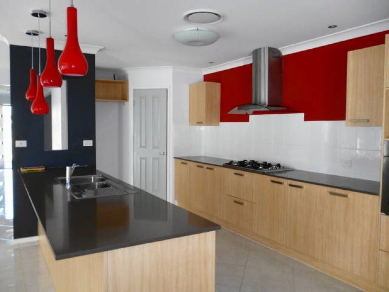 27 Courtney Place, Moggill QLD 4070