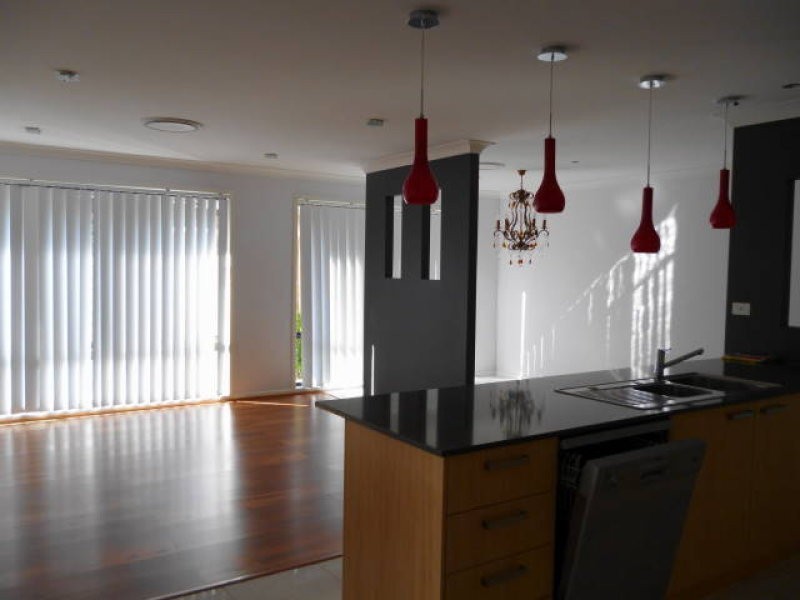 27 Courtney Place, Moggill QLD 4070