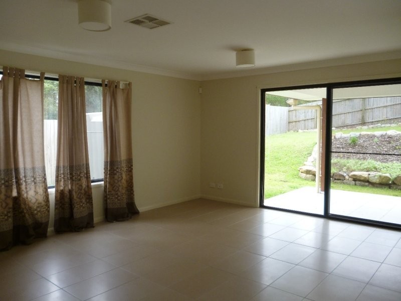 77 Corymbia Crescent, Anstead QLD 4070