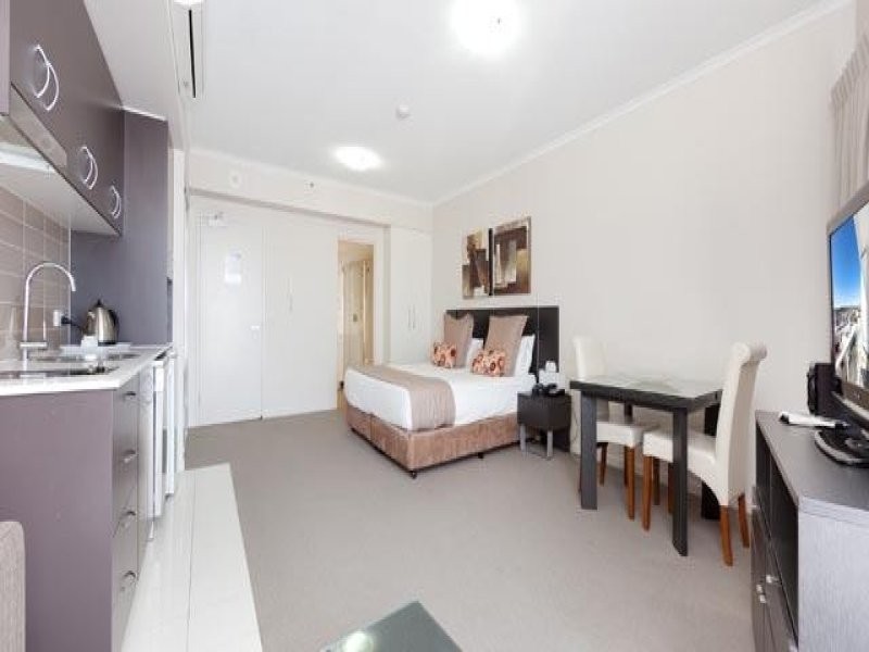 11 Ellenborough Street, Ipswich QLD 4305