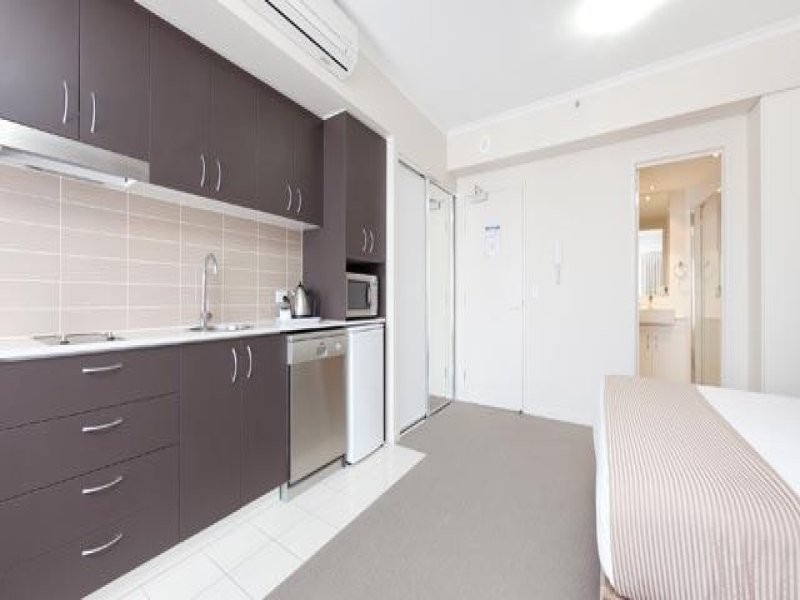 11 Ellenborough Street, Ipswich QLD 4305