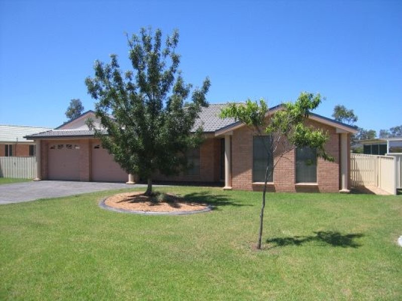 52 Robinia Way, Worrigee NSW 2540