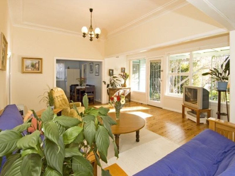 13 Worrigee Street, Nowra NSW 2541