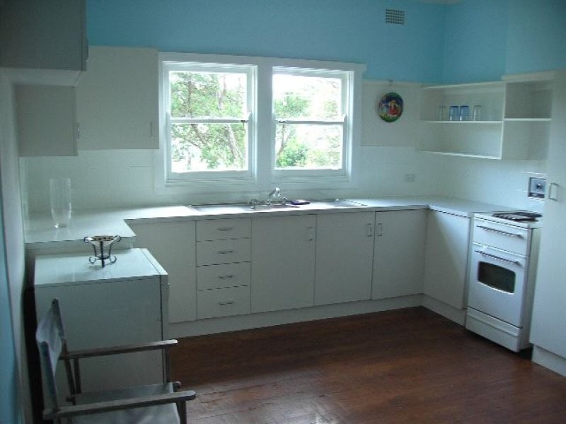 10 Huxley Street, Nowra NSW 2541