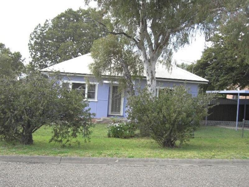 10 Huxley Street, Nowra NSW 2541