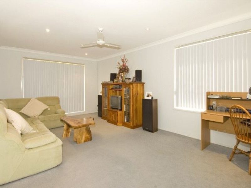 51 Gardenia Crescent, Bomaderry NSW 2541