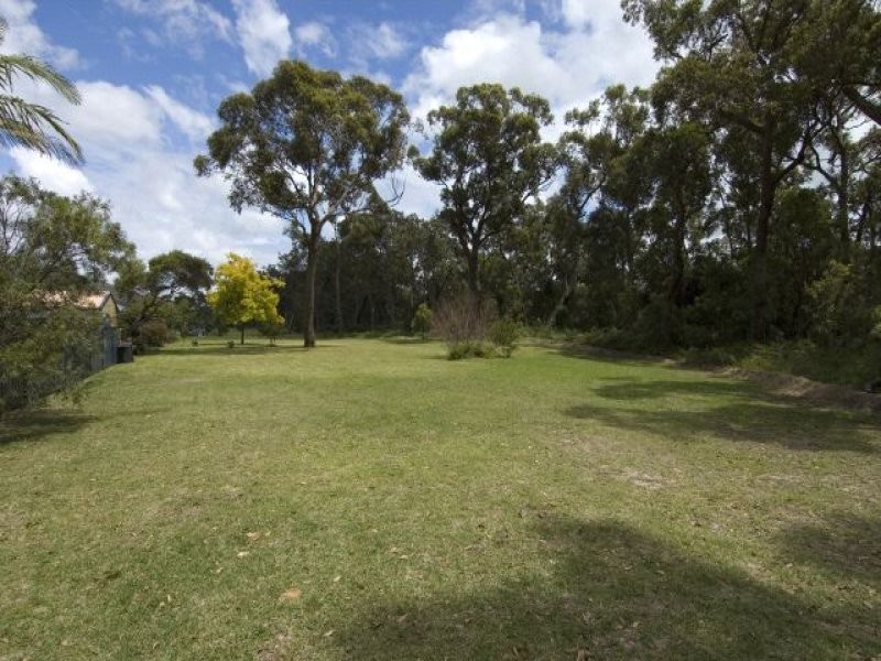 17 Lovegrove Street, Shoalhaven Heads NSW 2535