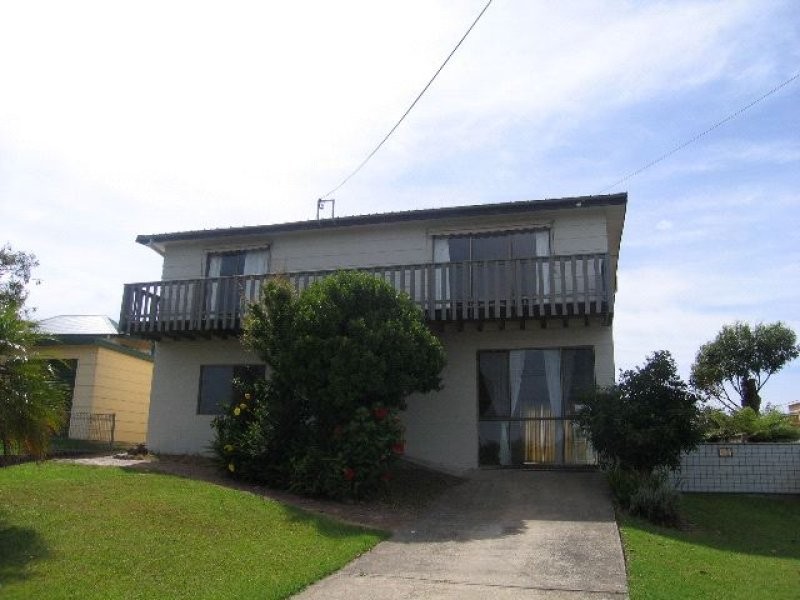 14 Bartlett Drive, Greenwell Point NSW 2540