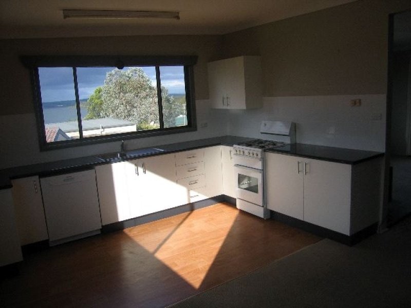 14 Bartlett Drive, Greenwell Point NSW 2540