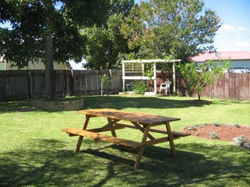 14 Brinawarr Street, Bomaderry NSW 2541