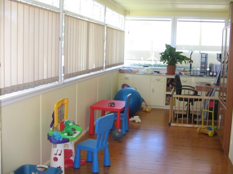 14 Brinawarr Street, Bomaderry NSW 2541