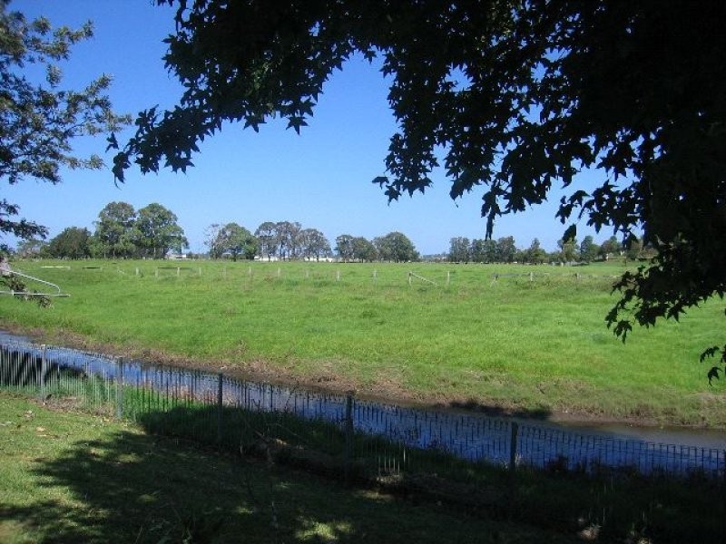 4 Terara Road, Nowra NSW 2541
