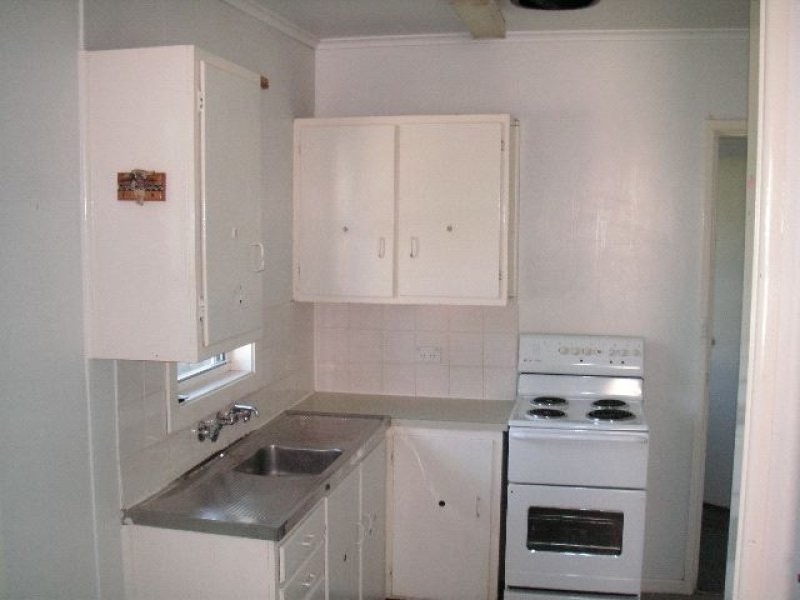 17 McKay Street, Nowra NSW 2541