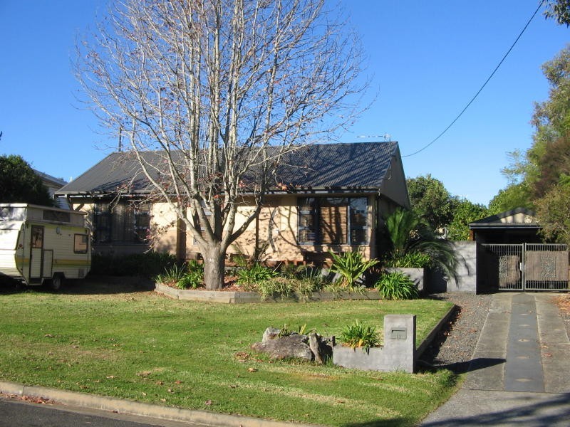 12 Hale Avenue, Nowra NSW 2541